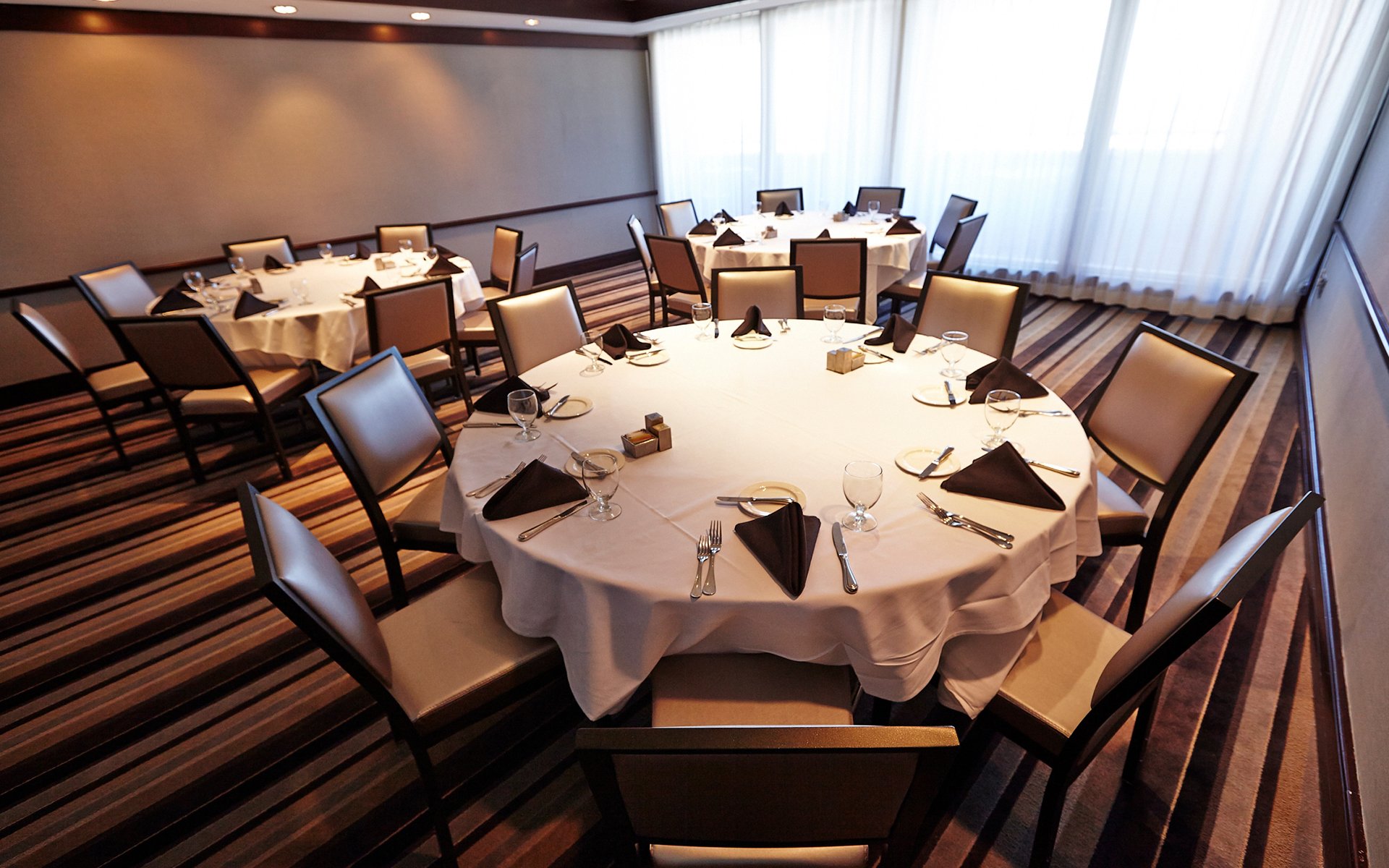 Tower Tysons_Meetings_Dominion Room Eat_003_1920_1200.jpg